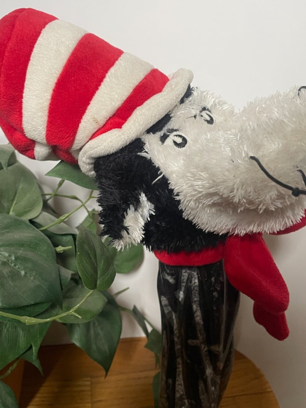 Dr. Seuss Cat in the Hat puppet from Center for Puppetry Arts - Picture 2 of 8